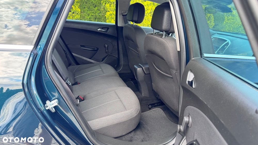 Opel Astra 1.6 Cosmo - 19
