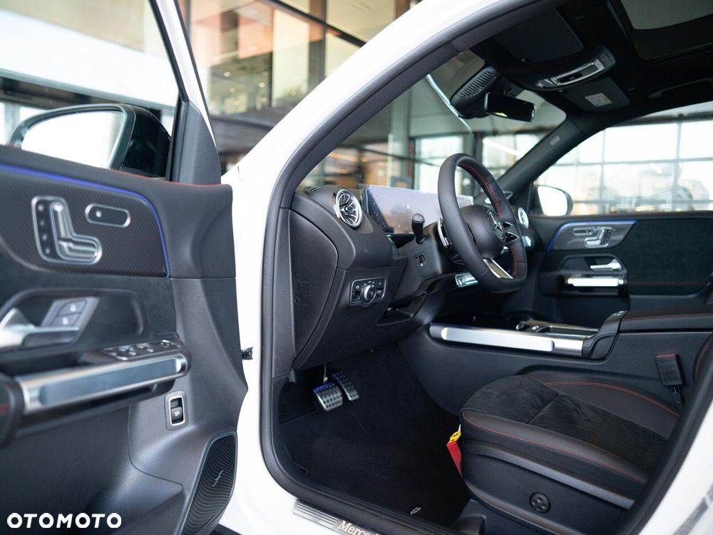 Mercedes-Benz GLB - 9