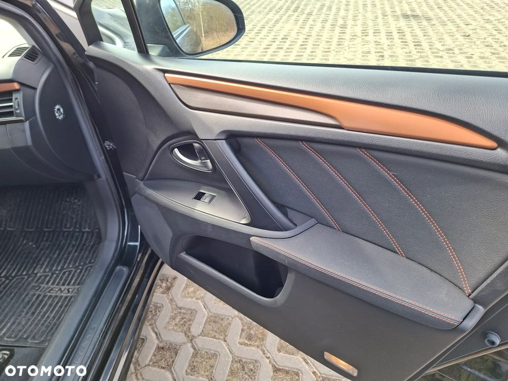 Toyota Avensis 2.0 D-4D Prestige - 12