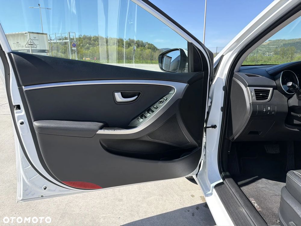 Hyundai i30 1.6 CRDi Premium DCT - 11