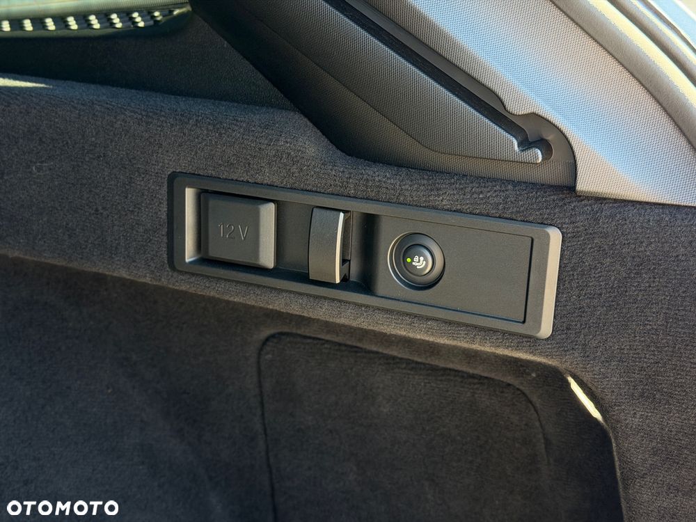 BMW Seria 3 330i xDrive M Sport sport - 34