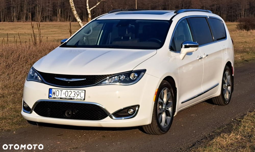 Chrysler Pacifica - 23