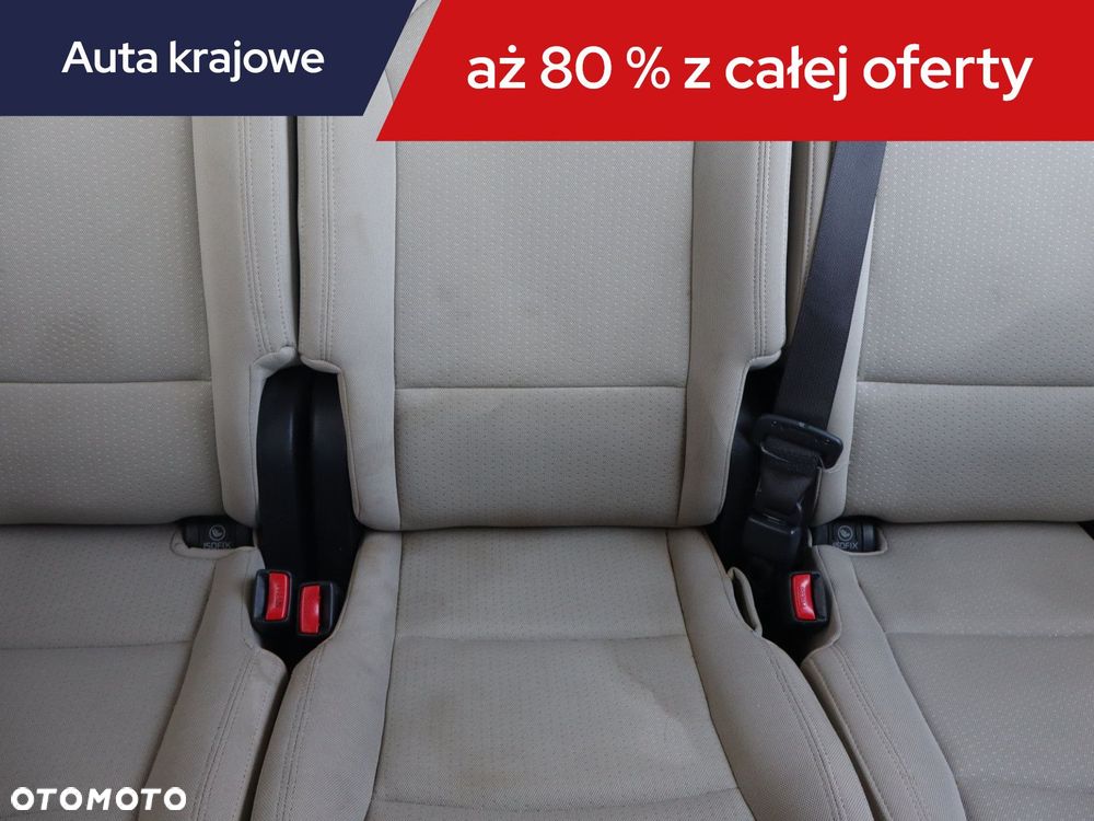 Kia Carens - 12