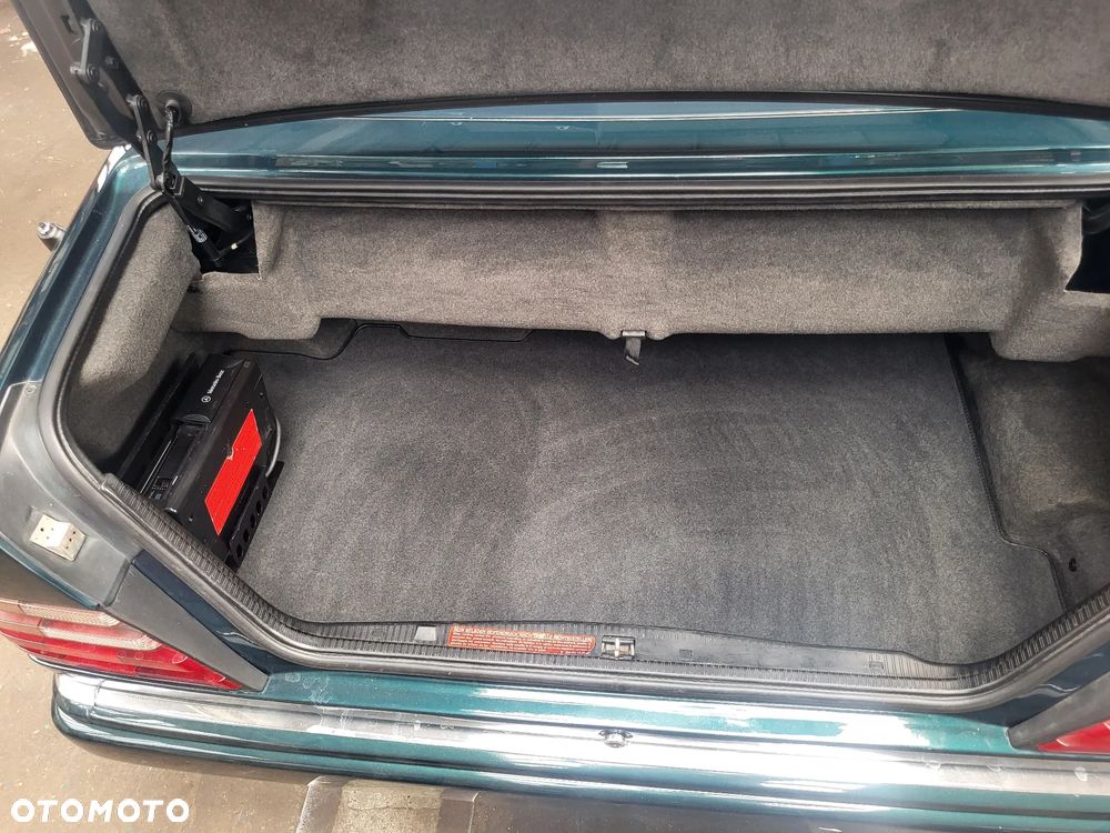Mercedes-Benz W124 (1984-1993) - 22