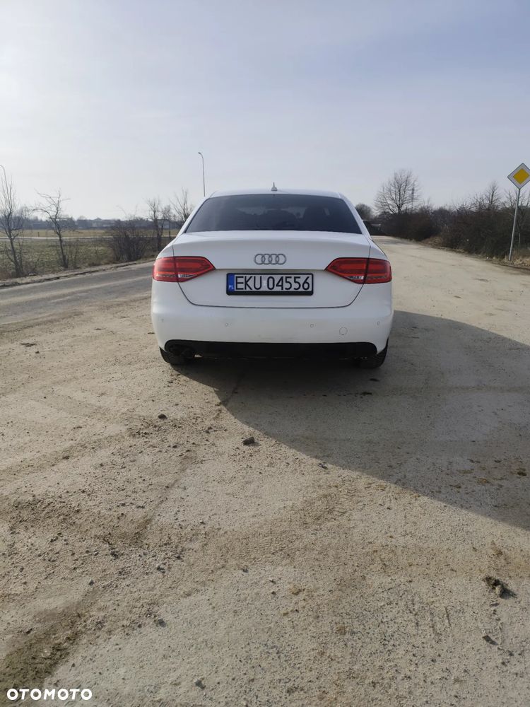 Audi A4 Limousine - 5
