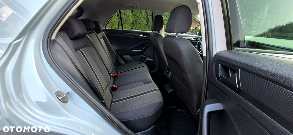 Volkswagen T-Roc - 23