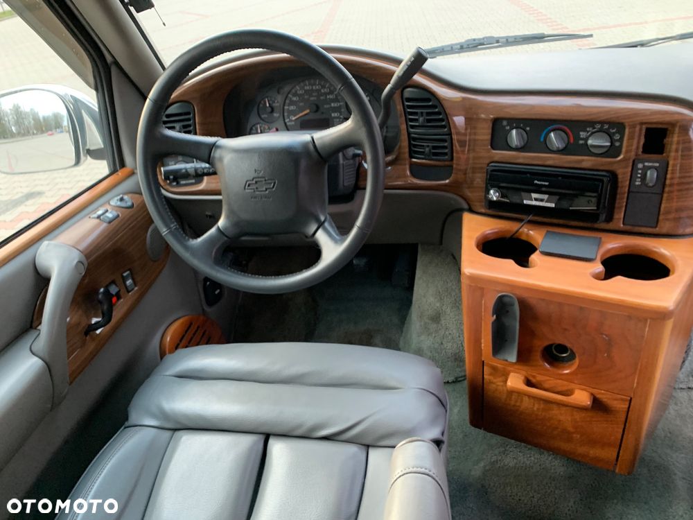 Chevrolet Astro - 8