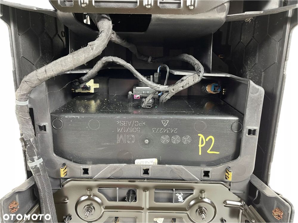 P2 CADILLAC ESCALADE IV 2014 - PODŁOKIETNIK TUNEL ŚRODKOWY 23468727 - 13
