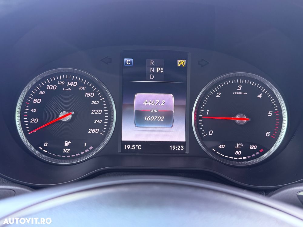 Mercedes-Benz GLC 250 d 4MATIC 9G-TRONIC AMG Line - 24
