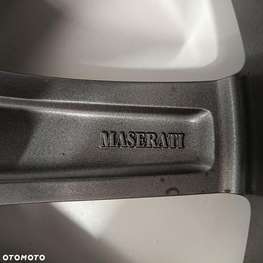 Alufelga 5x114,3 19 Maserati Levante 670044704 (F8439) - 5