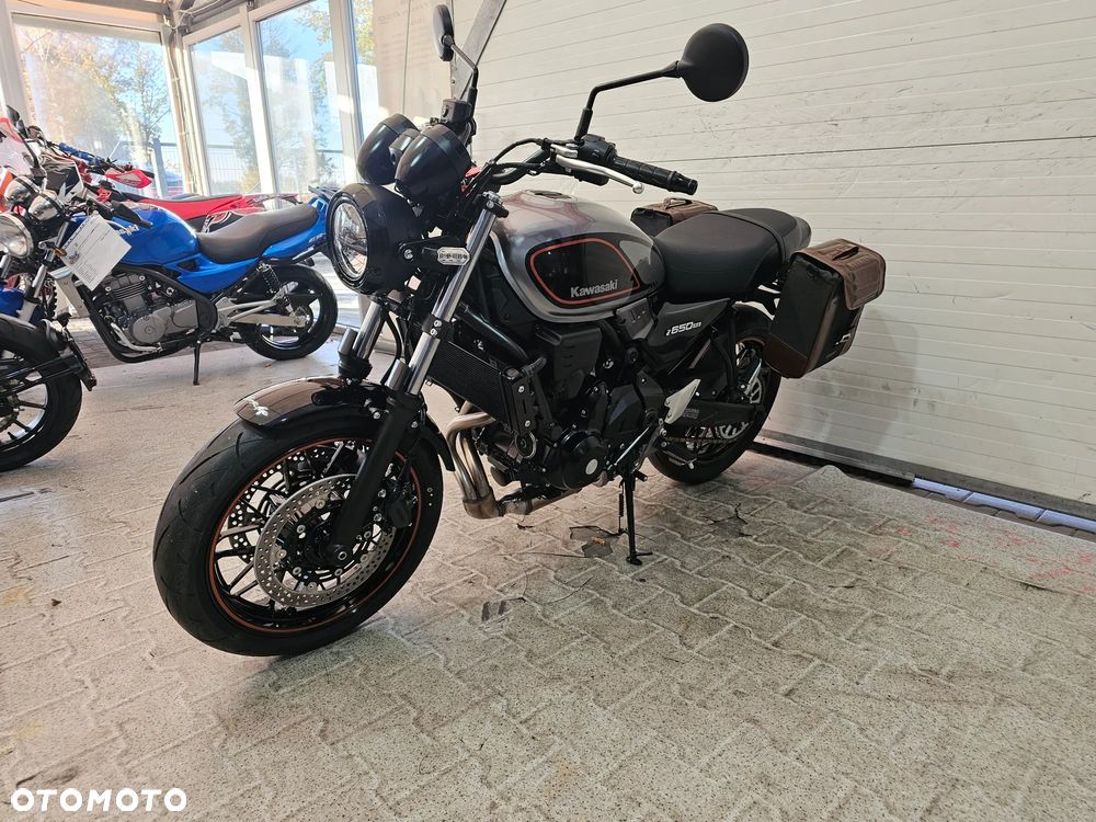 Kawasaki Z 650 RS - 13