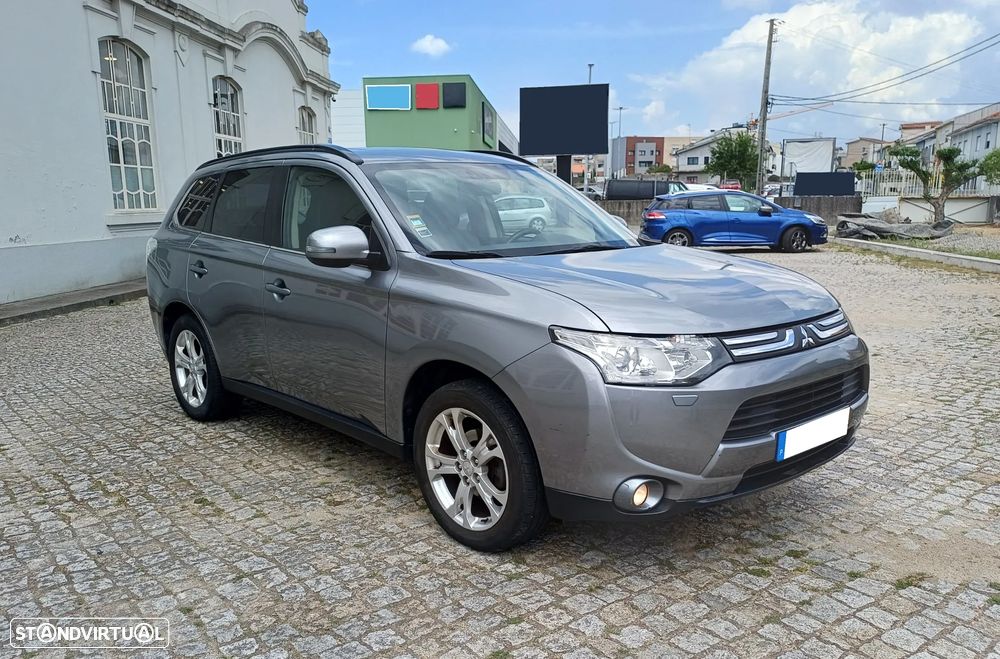 Mitsubishi Outlander 2.2 DI-D Intense+ - 1