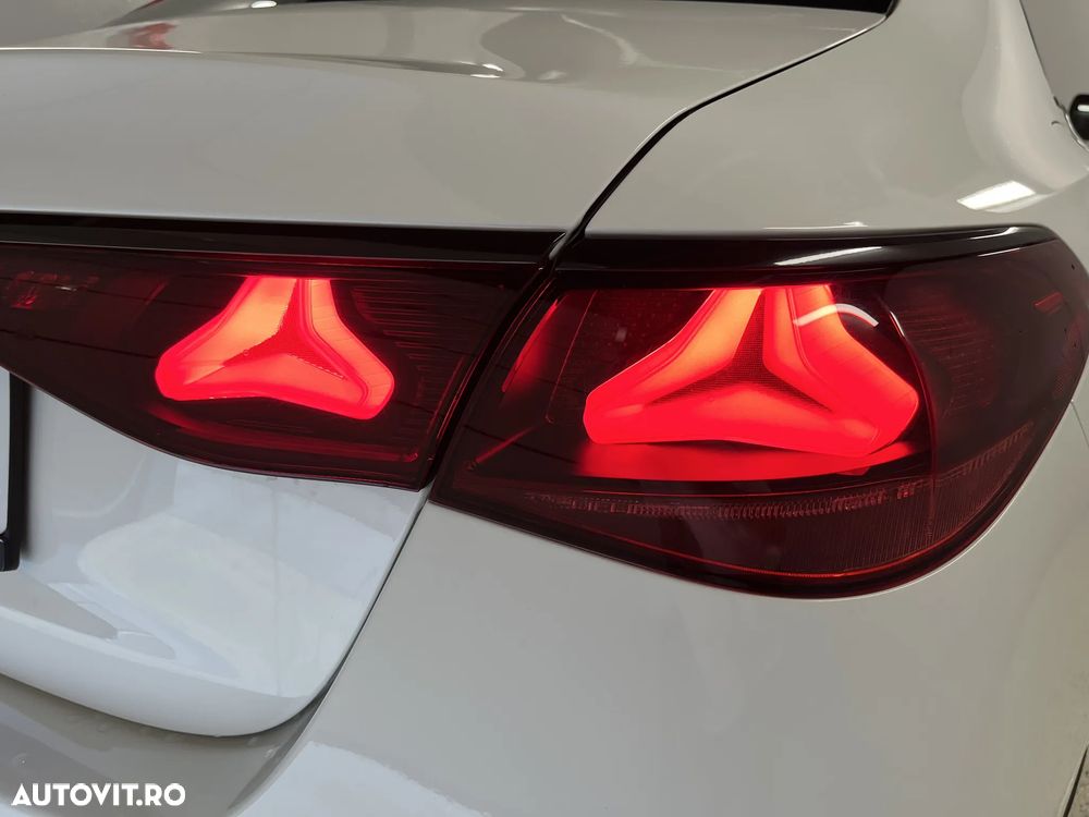 Mercedes-Benz E 220 d MHEV - 33
