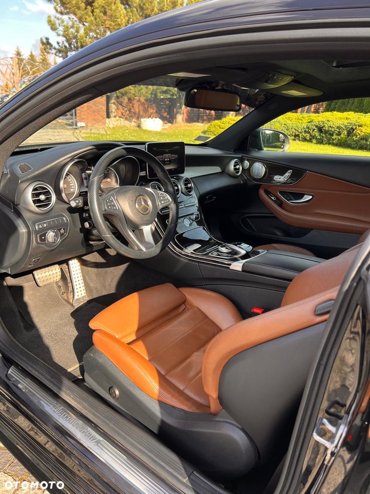 Mercedes-Benz Klasa C 300 9G-TRONIC AMG Line - 2