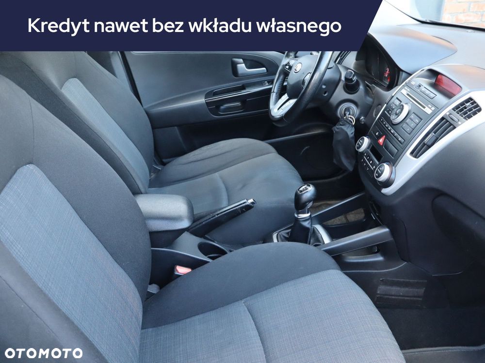 Kia Ceed - 11