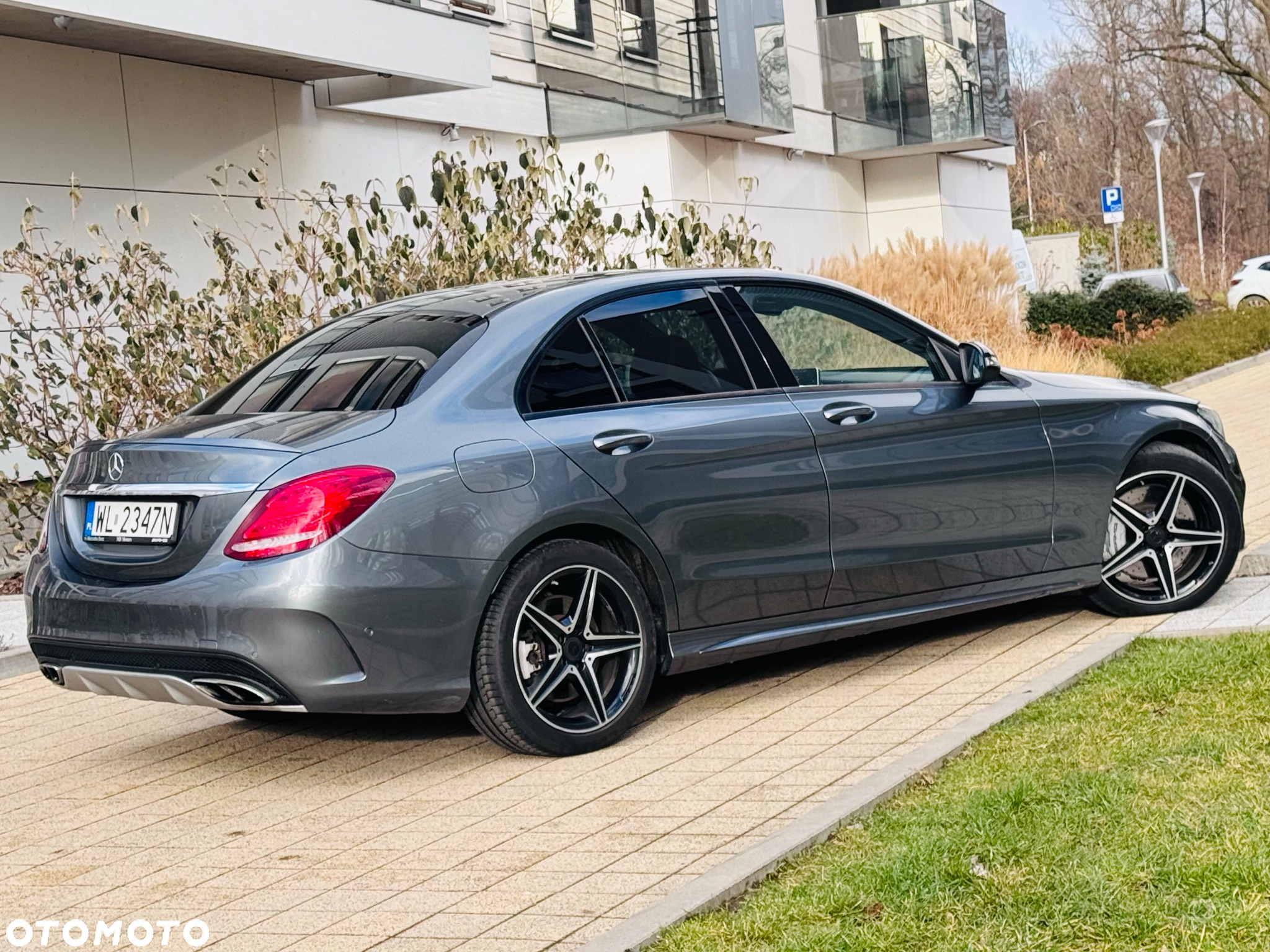Mercedes-Benz Klasa C AMG 43 4-Matic - 16