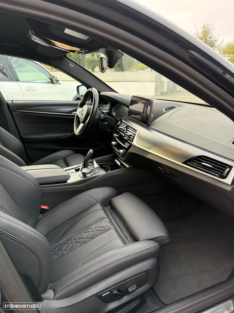 BMW 530 e Pack Desportivo M - 25