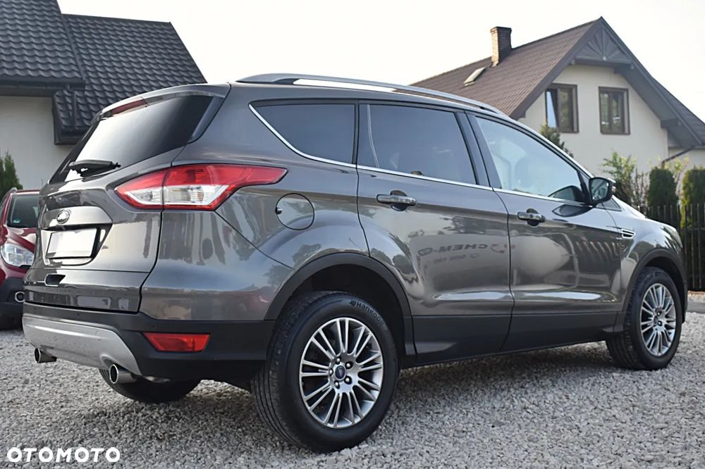 Ford Kuga 2.0 TDCi 2x4 Titanium - 8