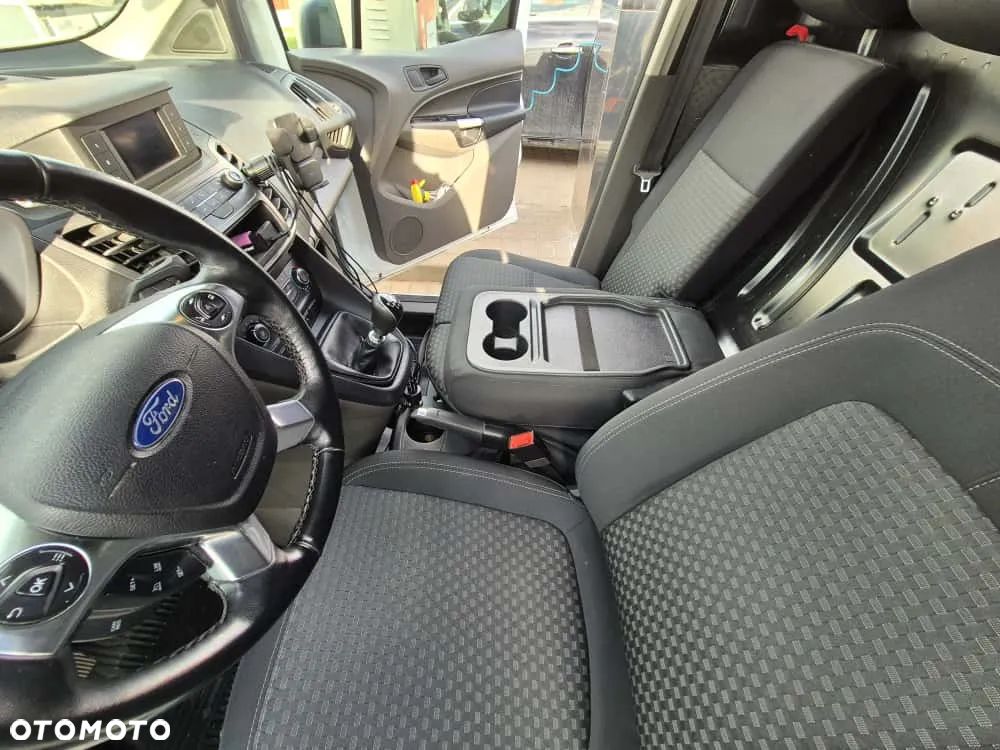 Ford Transit Connect - 19