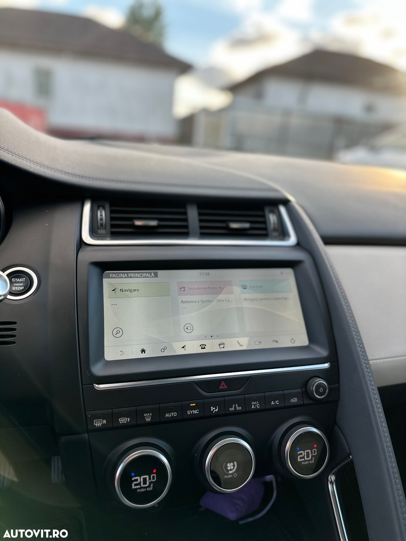 Jaguar E-Pace P250 AWD Base - 7