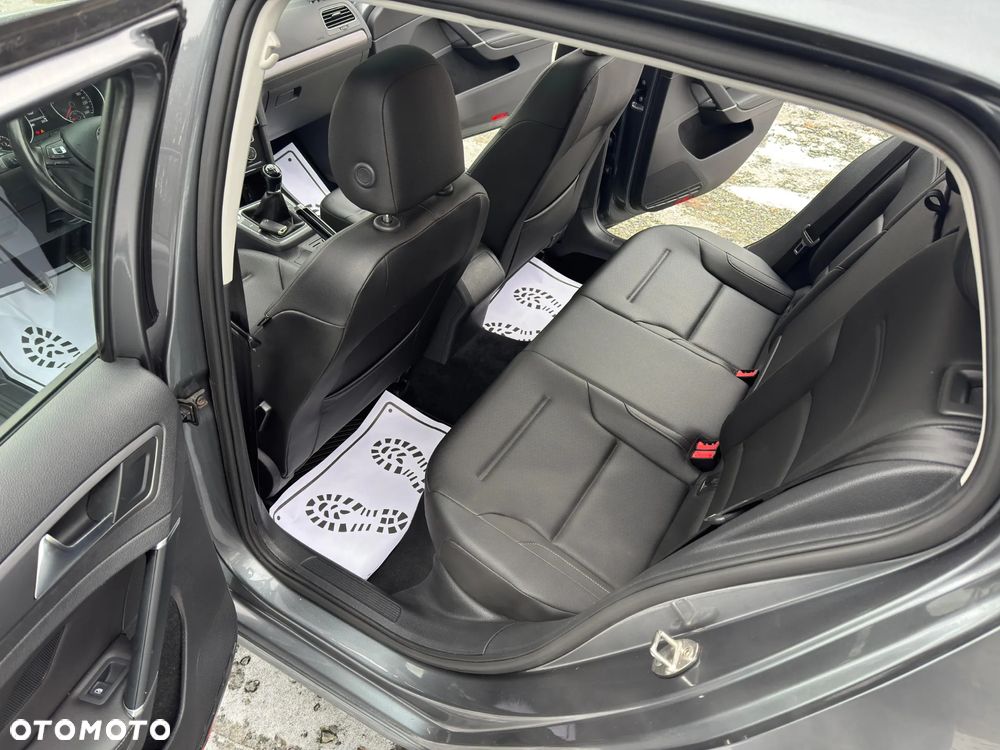 Volkswagen Golf - 20