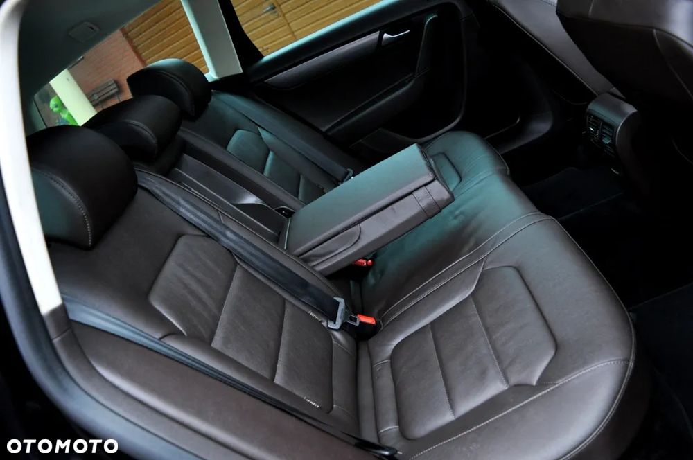 Volkswagen Passat 2.0 TDI Highline DSG - 26