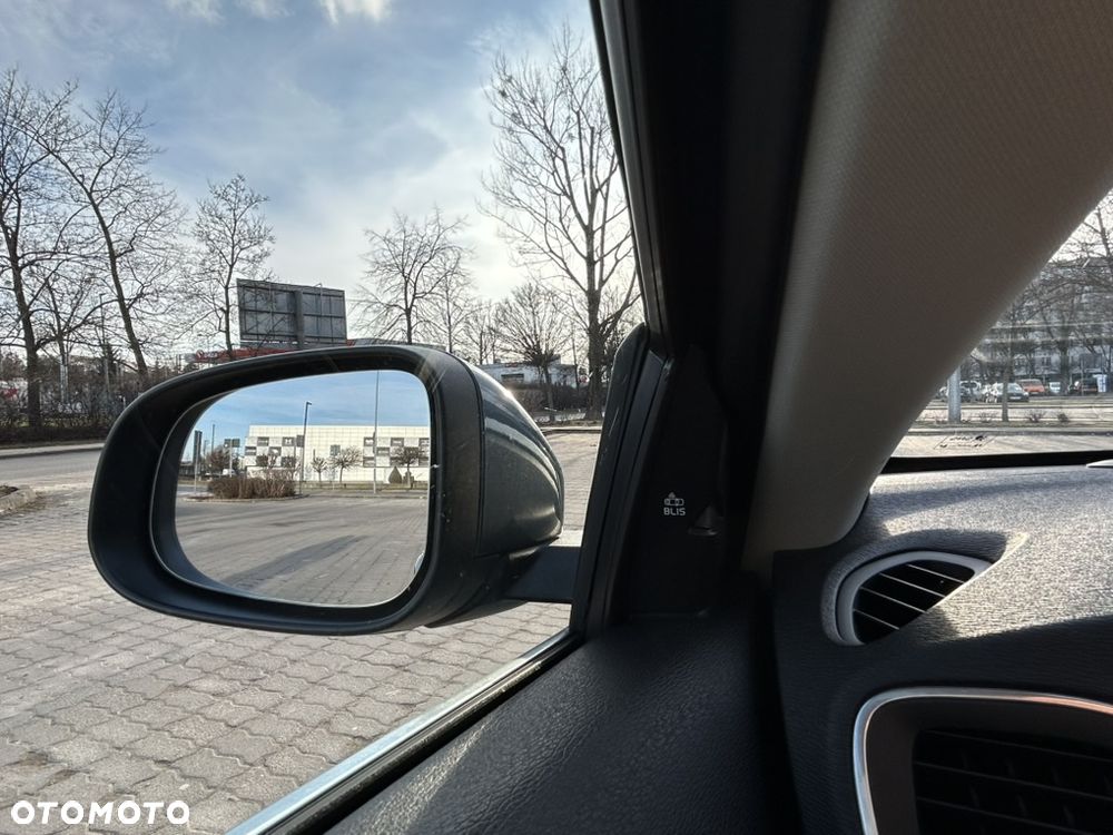 Volvo V40 D3 Drive-E Inscription - 16