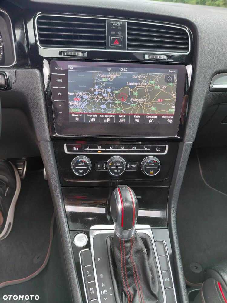 Volkswagen Golf - 34