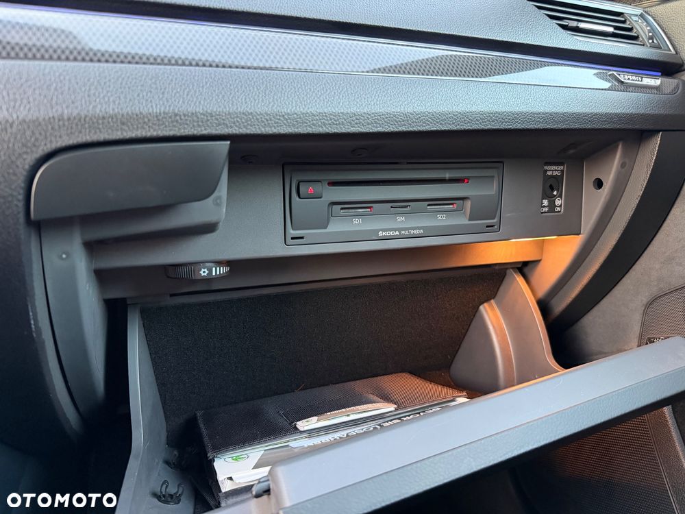 Skoda Superb 2.0 TDI Sportline DSG - 39