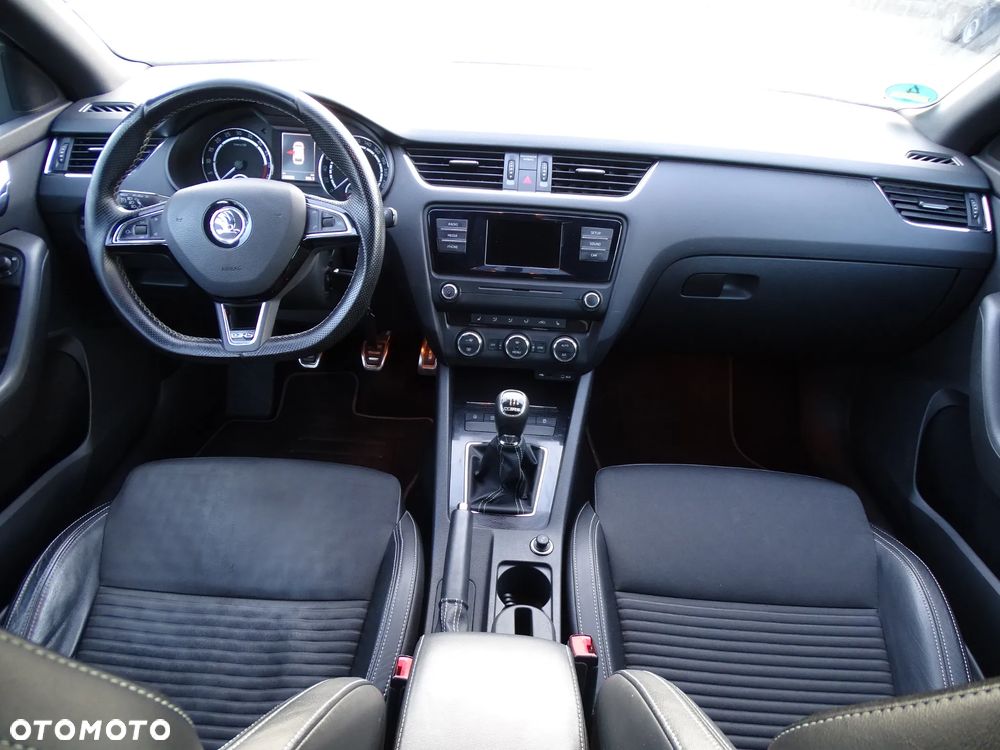 Skoda Octavia 2.0 TDI RS - 33
