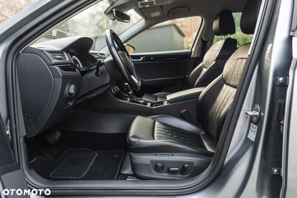 Skoda Superb 1.8 TSI L&K DSG - 17