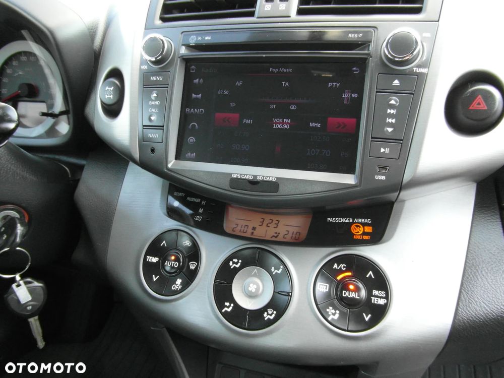 Toyota RAV4 2.0 VVT-i Sol - 25
