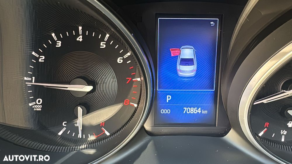 Toyota Avensis 1.8 Multidrive S Executive - 4