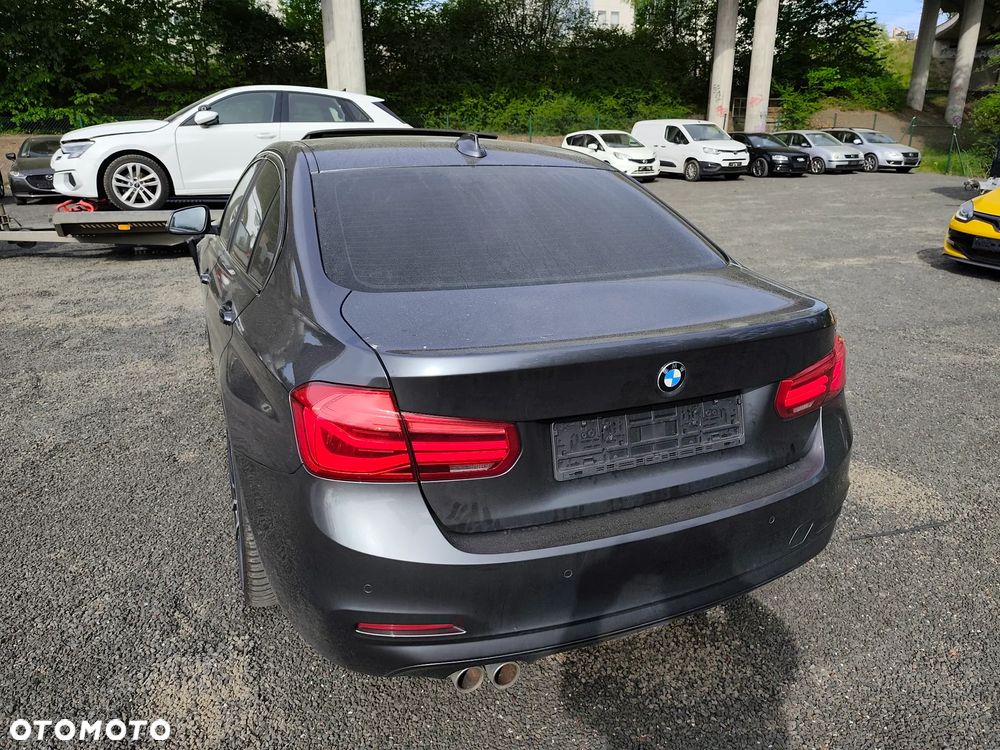 BMW Seria 3 330d xDrive Luxury Line - 21