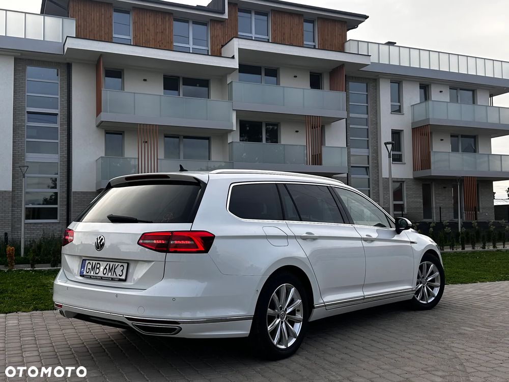 Volkswagen Passat Variant 2.0 TDI SCR 4Motion DSG Highline - 3