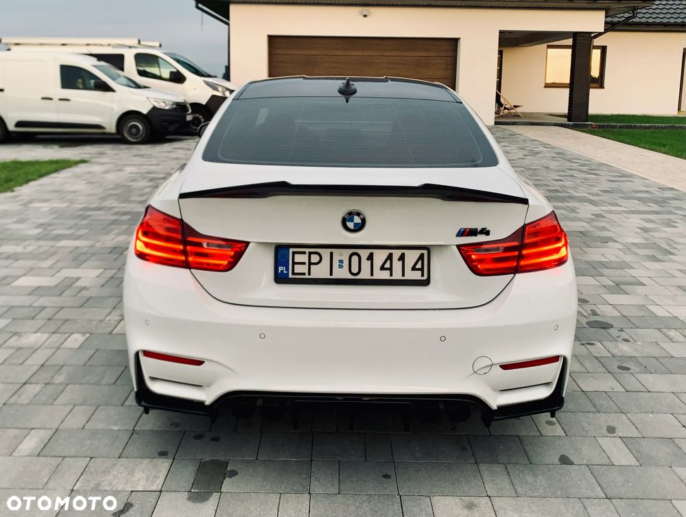 BMW M4 Coupe DKG - 18