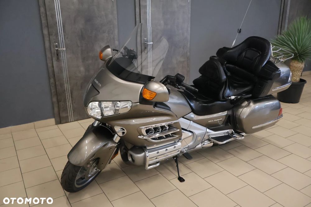 Honda GL - 24