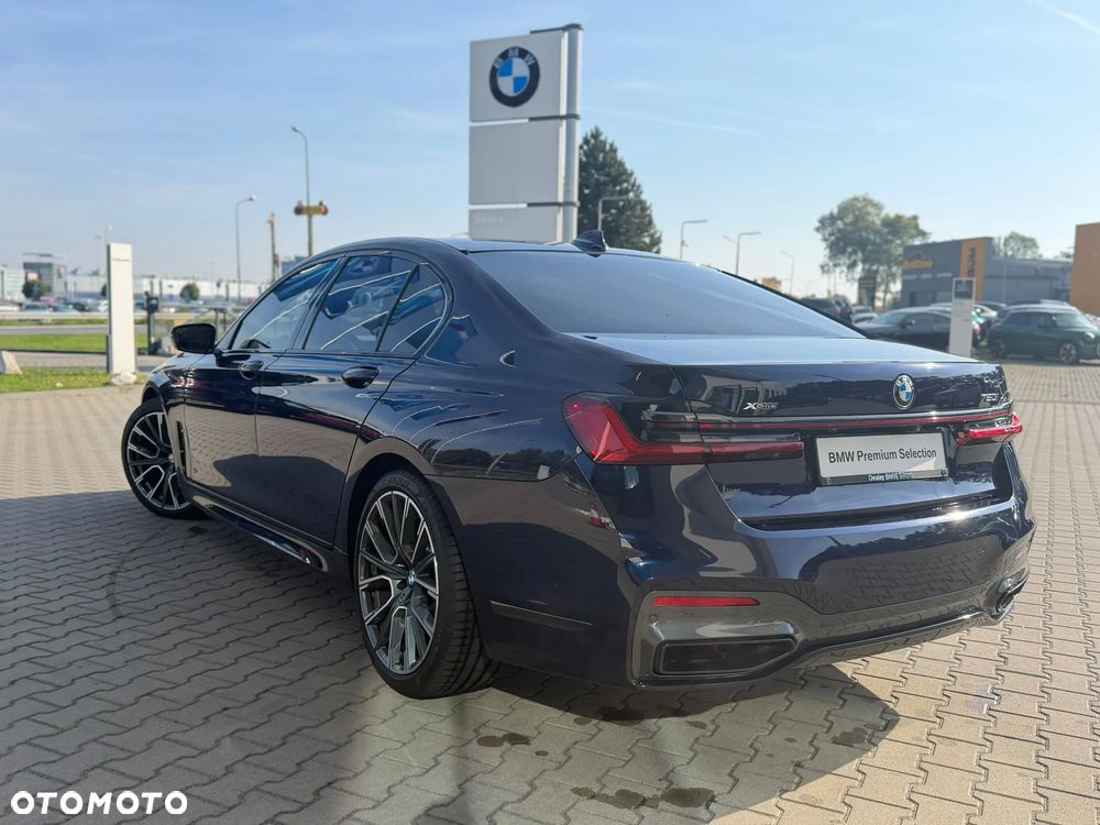 BMW Seria 7 750i xDrive sport - 8