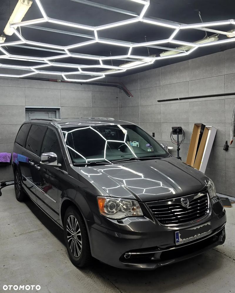 Lancia Voyager 2.8 Multijet 16v S - 1