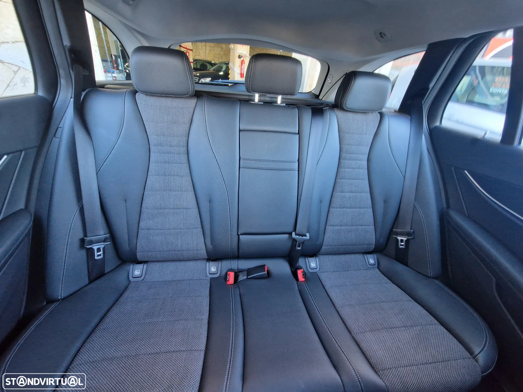 Mercedes-Benz E 300 de Avantgarde - 13