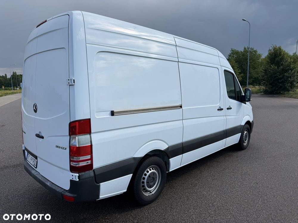 Mercedes-Benz Sprinter - 4