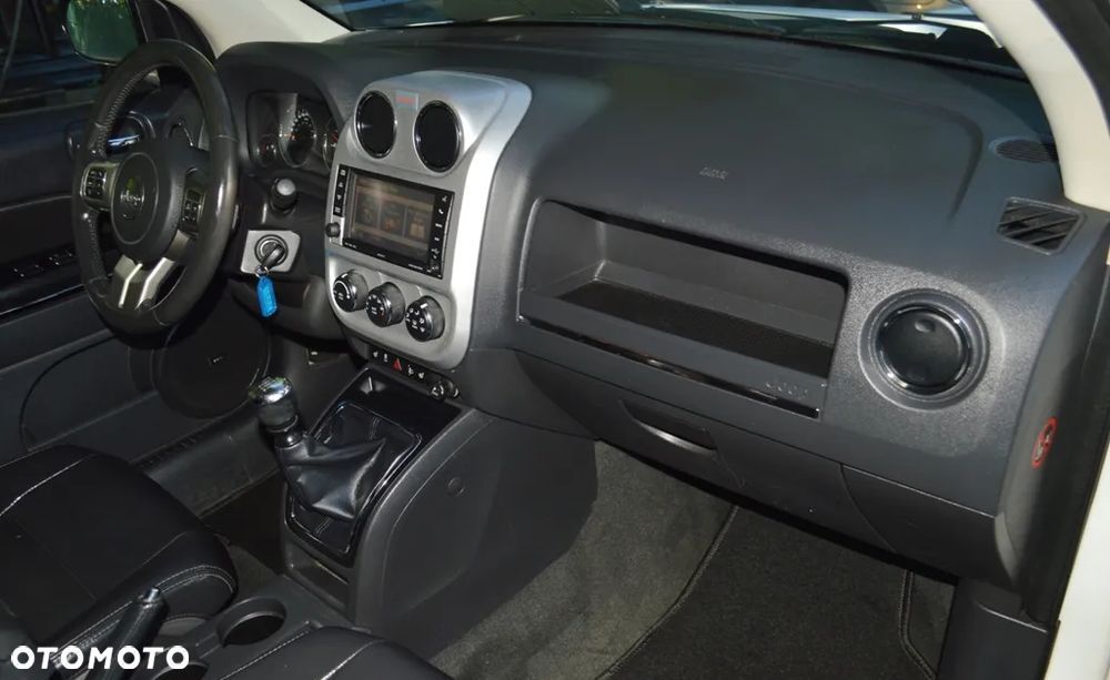 Jeep Compass - 34