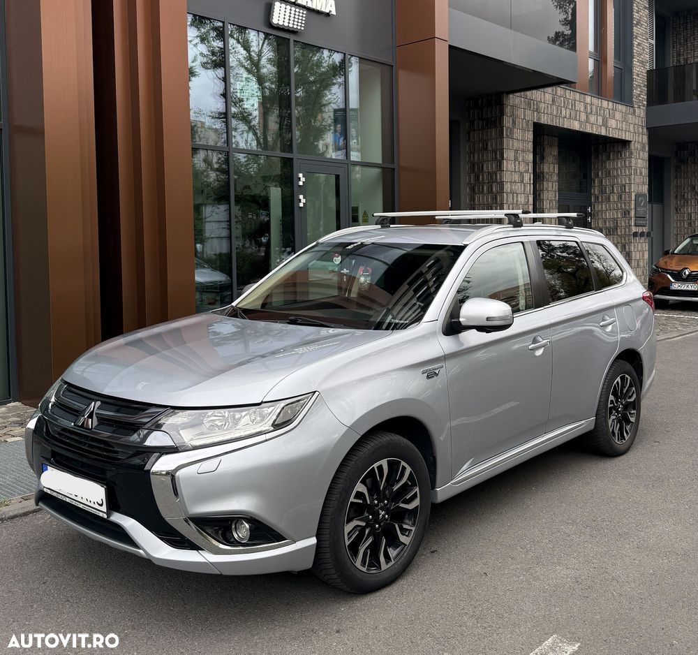Mitsubishi Outlander 2.0 4WD - 1