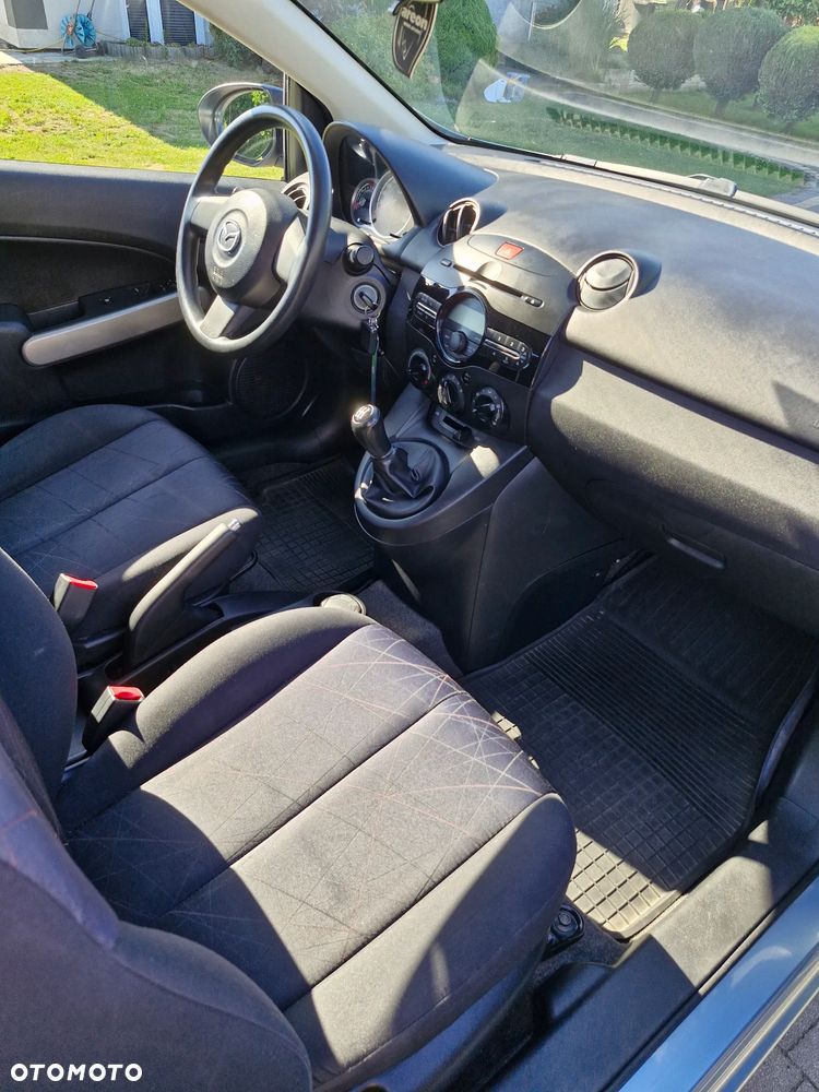 Mazda 2 - 6