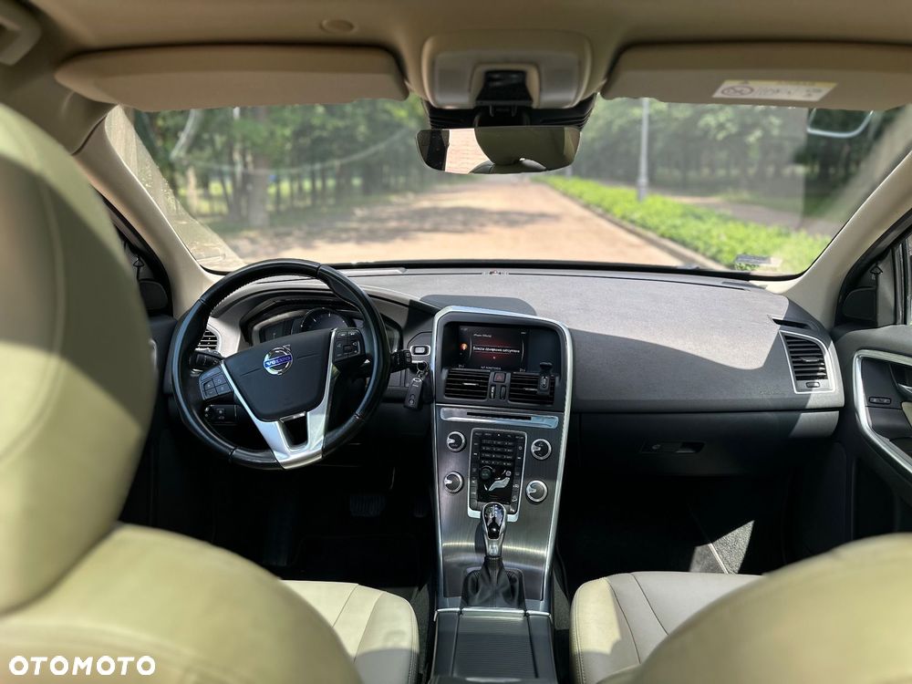 Volvo XC 60 D4 AWD Momentum - 7