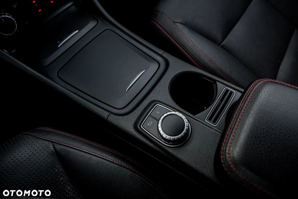 Mercedes-Benz Klasa A 220 4Matic 7G-DCT AMG Line - 37