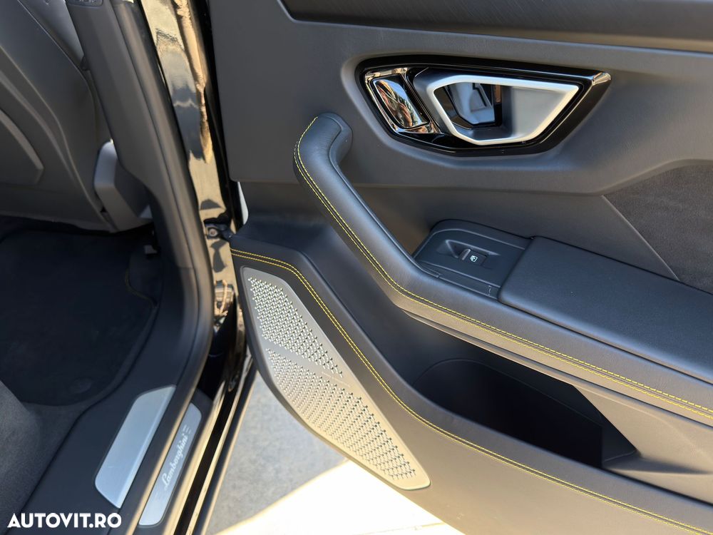 Lamborghini URUS - 24