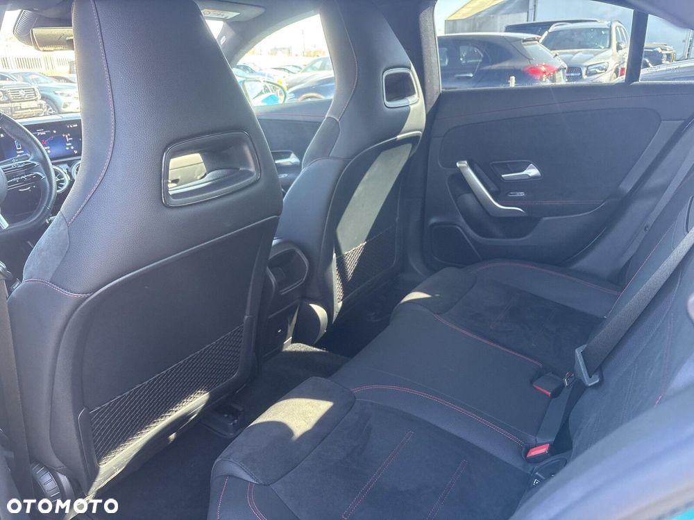 Mercedes-Benz CLA - 22