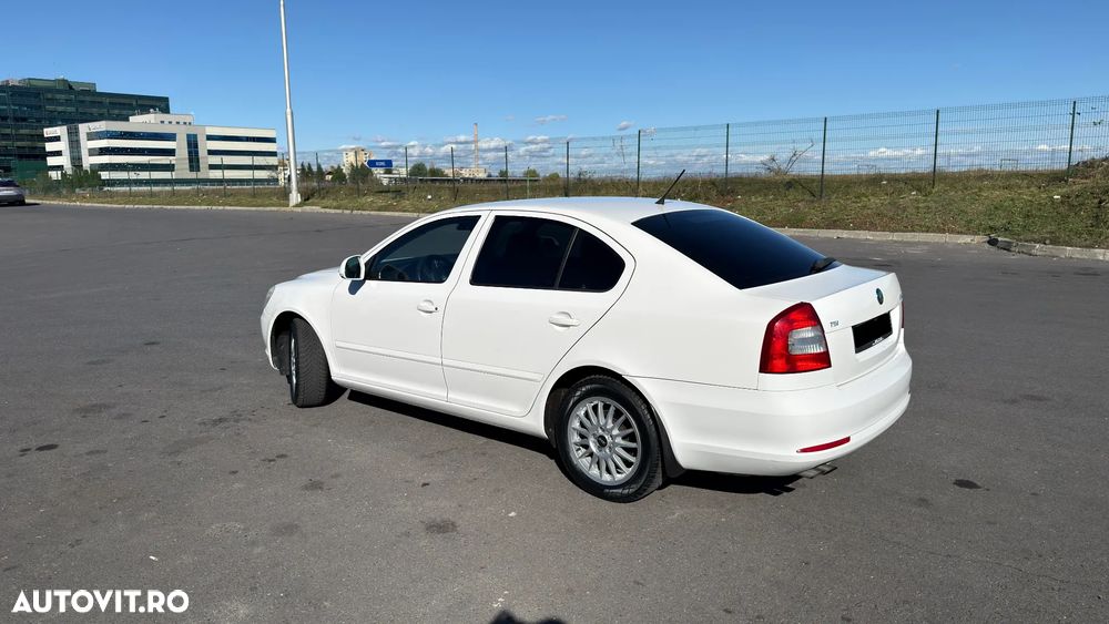 Skoda Octavia 2011 photo 3