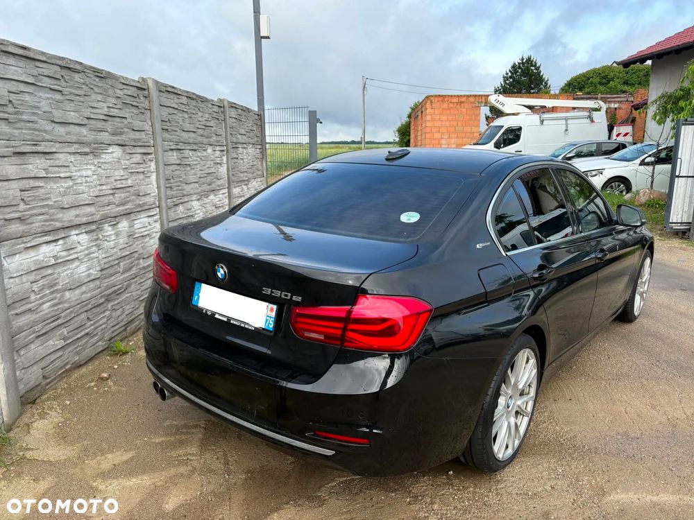 BMW Seria 3 330e iPerformance Sport Line - 37